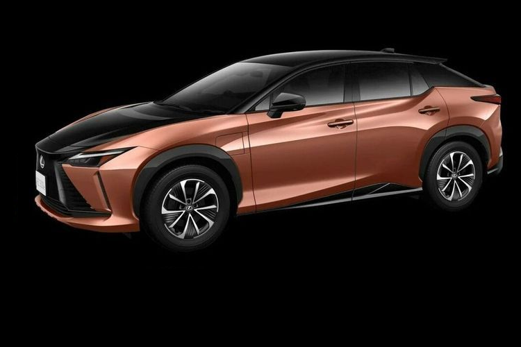 Tại Nhật Bản, mức giá xe Lexus RZ 300e có mức niêm yết là 8.200.000 Yên (tương đương 1,357 tỷ VNĐ), thấp hơn 600.000 Yên (khoảng 100 triệu VNĐ) so với bản RZ 450e.