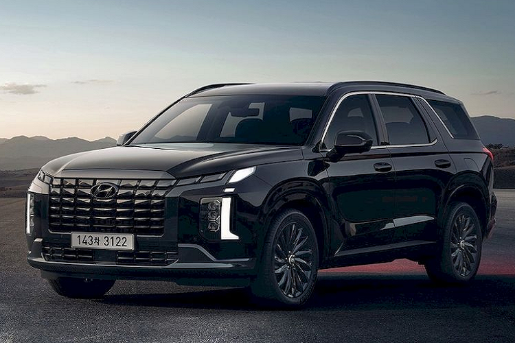 Hyundai mới đây đã bổ sung hai phiên bản mới là LeBlanc và Calligraphy Black Edition cho dòng SUV cỡ lớn Hyundai Palisade 2023 mới. Trong khi Palisade bản LeBlanc hướng tới nhóm khách hàng ưa chuộng phong cách sang trọng thì Calligraphy Black Edition lại hướng tới người dùng ưa chuộng sự cá tính với tất cả chi tiết từ ngoài vào trong đều được bao phủ bởi một màu đen huyền bí.