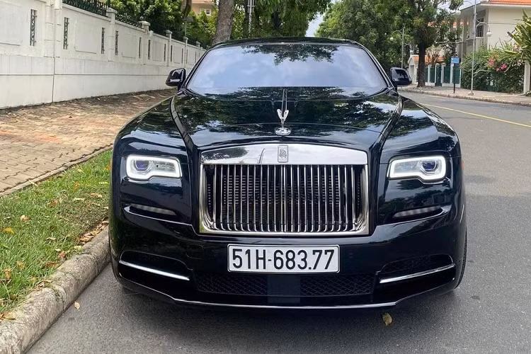 Mới đây, thông tin về việc doanh nhân Nguyễn Quốc Cường, hay còn gọi Cường Đô la bán xe Rolls-Royce Wraith Series II đã nhận được sự quan tâm không nhỏ của giới mê xe trong nước. Đây là lần đầu tiên trong năm 2023, tay chơi này thanh lý xe.