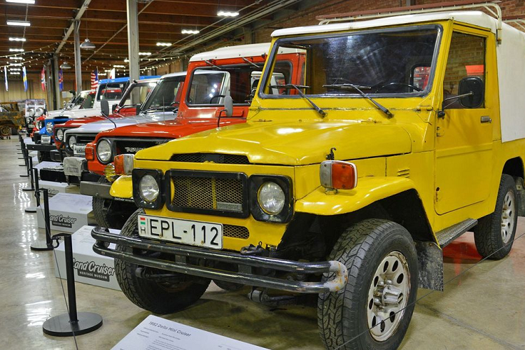 Bộ sưu tập Toyota Land Cruiser lớn nhất thế giới có khoảng hơn 100 chiếc khác nhau đại diện cho mọi mẫu xe từng được chế tạo.