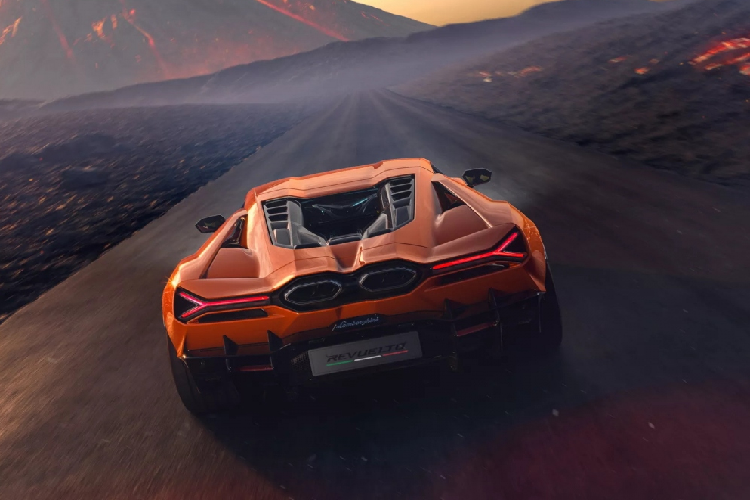 Đến tháng 5, những mẫu Huracan cuối cùng đã được bán hết. Đồng nghĩa khách hàng không thể mua bất kỳ biến thể nào của Huracan, thậm chí là Tecnica và Sterrato. Điều này cũng chính thức khép lại sự tồn tại của khối động cơ V10 dung tích 5.2L hút khí tự nhiên. Vị CEO của Lamborghini cũng chia sẻ về số lượng Urus và Huracan đã hết hàng trong 2 năm tới. Ngoài ra, doanh số bán hàng đã tăng 5% trong nửa đầu năm 2023 lên 5.341 xe.