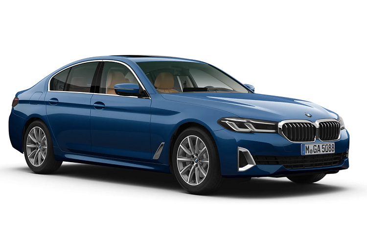 Đây cũng chính là hệ truyền động được sử dụng trên các mẫu xe BMW 5-Series nhập khẩu, trừ 530i M Sport. Hiện BMW 5-Series lắp ráp trong nước đang được ưu đãi gói bảo hành mở rộng lên đến 5 năm hoặc 200.000 km.