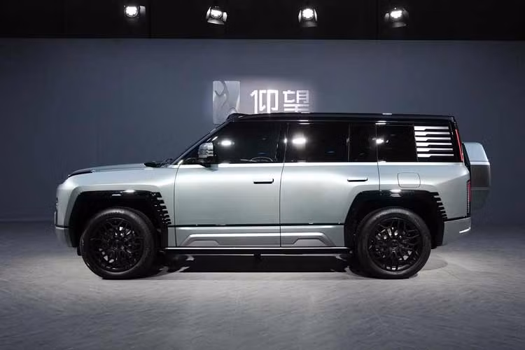 Để thuyết phục khách hàng trong nước cũng như các "thượng đế" tại nhiều quốc gia sau này hãng mở bán, hãng xe BYD của Trung Quốc đã giới thiệu các công nghệ trên xe SUV YangWang U8 với ngụ ý đi đầu xu thế, mạnh mẽ và hiện đại bậc nhất so với nhiều đối thủ.