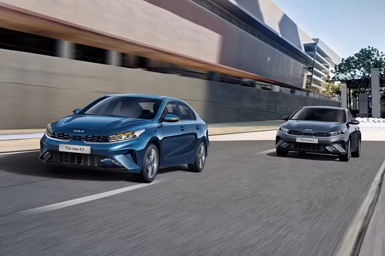 Đa dạng phiên bản, tùy chọn động cơ cùng nhiều màu sắc ngoại thất, bộ đôi Kia K3 và Kia K5 mang đến nhiều sự lựa chọn cho khách hàng, góp phần gia tăng doanh số của Kia. Bên cạnh đó mức giá bán hấp dẫn cũng là một trong những lợi thế giúp bộ đôi này chinh phục khách hàng trong mùa mua sắm cuối năm.