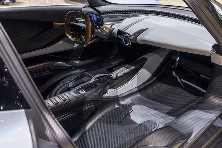 Ngoài ra, cơ cấu động cơ điện còn đảm nhận quá trình lùi xe, giúp đơn giản hóa kết cấu hộp số, cũng như mang đến khả năng thu hồi và tiết kiệm năng lượng.