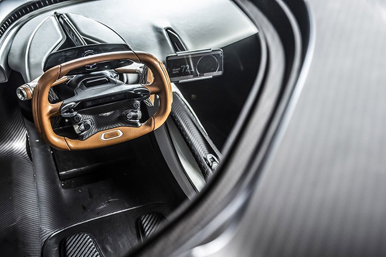 Theo kế hoạch, Aston Martin sẽ sản xuất giới hạn 999 chiếc Valhalla với mức giá chưa được tiết lộ nhưng chắc chắn không dưới triệu đô.