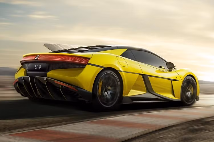 Shanghai Auto Show 2023 là nơi quá lý tưởng để YangWang khiến cho khách hàng trong nước cũng như trên thế giới trầm trồ về 1 chiếc siêu xe điện "made in China" chính hiệu. Hiện tại, các thông số chi tiết về động cơ, nội thất và giá bán của xe vẫn còn nằm trong vùng bí mật nhưng nhiều khả năng sẽ được bật mí tại triển lãm ô tô Thượng Hải.