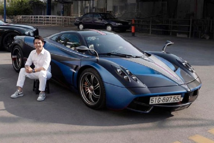 Theo hãng Pagani, quá trình lắp ráp động cơ cho Pagani Huayra mất khoảng 1 ngày và 2 kỹ sư này phải làm việc hoàn toàn bằng thủ công. Chưa hết, quy tắc 1 động cơ 1 kỹ sư của Mercedes-AMG cũng được áp dụng cho "thần gió" Pagani Huayra.