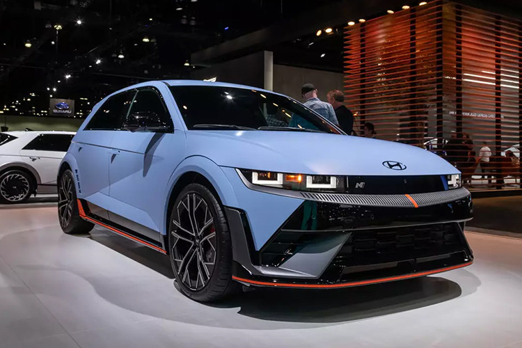 Như vậy có thể phán đoán rằng trong tương lai, Hyundai Ioniq 5 N sẽ chọn thị trường Thái Lan là khu vực đầu tiên trong Đông Nam Á mở bán mẫu xe này. Dự đoán sau Thái Lan Hyundai Ioniq 5 N có thể sẽ được bán tại Việt Nam.