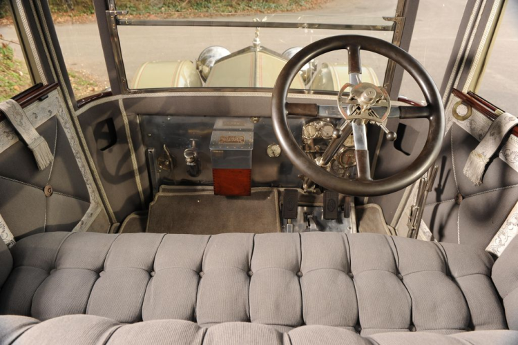 Tuy nhiên The Corgi mang số khung 1907 vẫn tồn tại đến ngày nay với thiết kế gần như nguyên bản. Với nguồn gốc xuất xứ hoàn hảo và động cơ 7.3L, 6 xi-lanh vẫn hoạt động trơn tru, chiếc xe có thể đạt vận tốc tối đa từ 80 – 100 km/h.