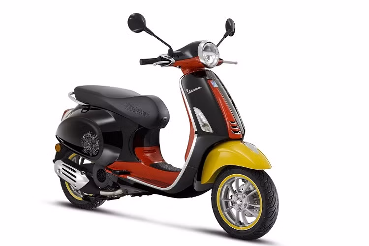 Hiện giá xe Vespa Disney Mickey Mouse chưa được công bố và cũng chưa có thông tin sẽ có bao nhiêu chiếc Vespa phiên bản giới hạn này được sản xuất trên toàn thế giới.
