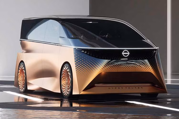 Nissan Hyper Tourer - minivan dien lai tu dong, ghe xoay 360 do