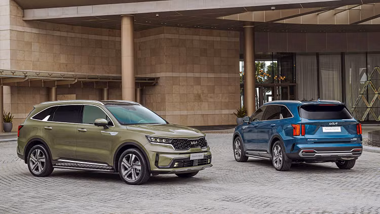 Loat xe Kia tai Viet Nam bat ngo giam gia hang chuc trieu dong