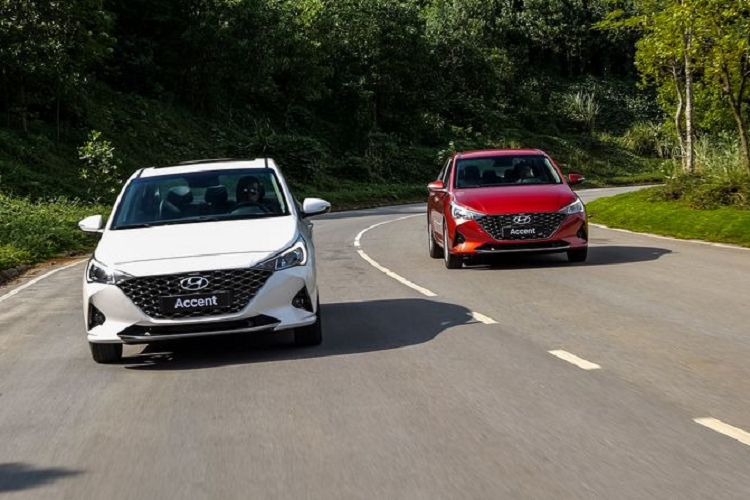 Hyundai với doanh số 2022 đạt 81.582 xe, tăng 15% so với năm 2021. Xếp ngay sau Toyota là thương hiệu Hyundai với tổng doanh số năm 2022 đạt 81.582 xe, tăng 15% so với năm 2021. Đóng góp vào thành công của hãng là mẫu xe chủ lực Accent với 22.645 xe bán ra. Bên cạnh đó, “tân binh” Creta cũng cho thấy sức hút của mình khi mới ra mắt đã đạt được doanh số ấn tượng với 12.096 chiếc. Đứng thứ 3 là hãng Kia với 60.729 xe bàn giao tới tay khách hàng trong năm 2022, chiếm khoảng 17% thị phần VAMA. Đóng góp vào doanh số của hãng xe Hàn Quốc trong năm qua không thể không kể đến 2 mẫu K3 và Seltos. Tiếp theo là Mitsubishi đạt doanh số 39.861 xe với “con át chủ bài” là chiếc Xpander. Mẫu MPV này đã đóng góp một nửa doanh số cho hãng với 21.238 xe. Sự tăng trưởng ngoạn mục này đã đưa Xpander lên vị trí top 1 phân khúc MPV.