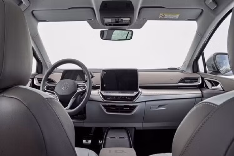 Chiếc xe Volkswagen ID.6 Crozz 2024 sẽ có sẵn ở dạng dẫn động cầu sau (Pure, Pure+ và Pro) và bốn bánh (Prime). Volkswagen ID.6 Crozz 2024 bản Pure sẽ được trang bị động cơ điện sản sinh ra công suất tối đa 132 kW, khoảng 177 mã lực và mô-men xoắn cực đại 310 Nm và được cung cấp năng lượng bởi bộ pin lithium 3 bậc 62,6 kWh, mang lại phạm vi di chuyển thuần điện (CLTC) là 480 km.