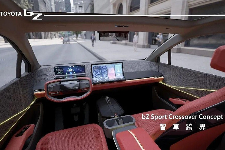 Về nội thất, mẫu xe ý tưởng Toyota bZ Sport Crossover Concept tại Trung Quốc sử dụng "không gian thứ tư" làm khái niệm phát triển buồng lái, cung cấp nhiều tình huống sử dụng xe khác nhau và sẽ được trang bị công nghệ lái tự động liên tục phát triển.