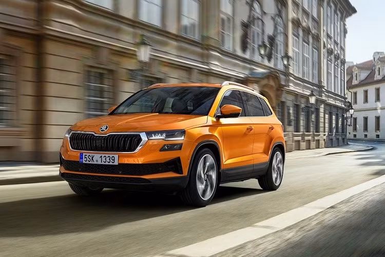 Trước đó, cặp đôi Skoda Karoq và Kodiaq đã bị bắt gặp tại trung tâm đăng kiểm khí thải ở Hà Nội. Sang năm sau, khi nhà máy ở Quảng Ninh được hoàn thành, Skoda sẽ lắp ráp 2 mẫu xe khác tại Việt Nam, đó là Kushaq và Slavia, với phụ tùng từ nhà máy Ấn Độ.
