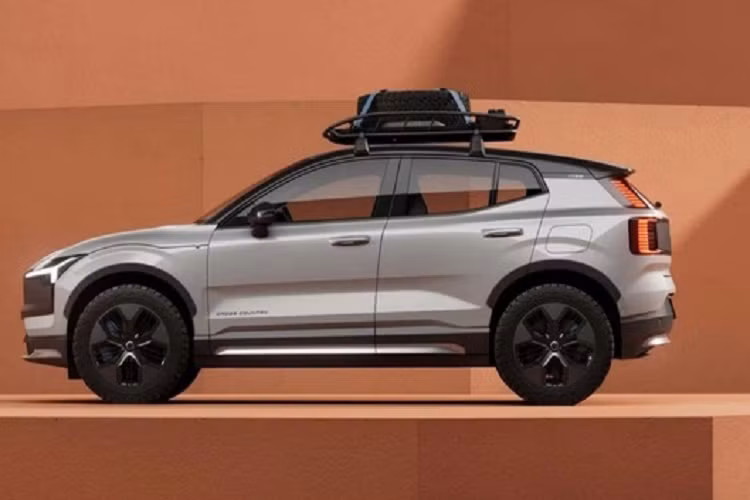 Ở gói tùy chọn này, xe sẽ được bổ sung thêm camera 360 độ hiển thị hình ảnh 3D, tính năng hỗ trợ đỗ xe tự động, bộ vành 20 inch, kính tối màu, nóc panorama, ghế điều khiển điện và bộ sạc 22kW. Hiện các đại lý đã bắt đầu nhận cọc mẫu xe này từ ngày 6/6.