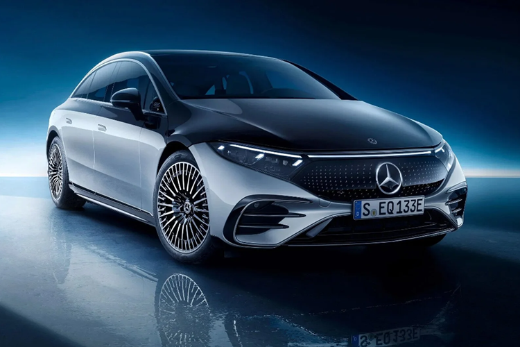 Mẫu sedan EQS 580 4Matic được trang bị động cơ điện có công suất 516 mã lực và phạm vi hoạt động lên đến 548 km. Tuy nhiên, khi đánh giá thực tế, quãng đường xe đi được sau một lần sạc lên đến 611 km.