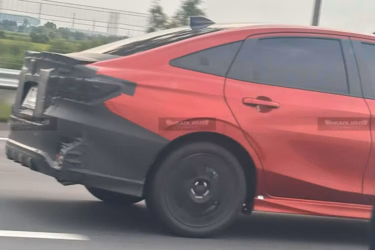 Một số thông tin chưa xác thực cho biết Toyota Vios GR Sport 2024 và Yaris Cross Hybrid sẽ có chung cấu hình động cơ, điều này không mới bởi đây là 2 mẫu xe được phát triển dựa trên cùng 1 cơ sở gầm bệ DNGA của Daihatsu.