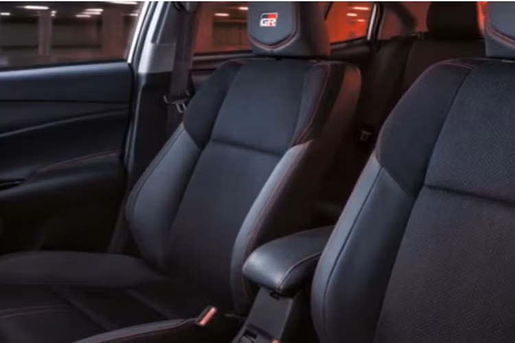 Theo tạp chí Headlightmag của Thái Lan, giá xe Toyota Vios GR Sport 2024 và ngày ra mắt xứ sở Chùa vàng sẽ vào quý I năm sau, cùng thời điểm với Corolla Cross phiên bản nâng cấp. So với Vios tiêu chuẩn, Toyota Vios GR Sport 2024 chắc chắn sẽ có giá cao hơn.