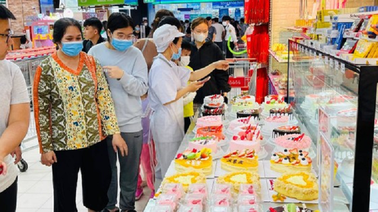 Sôi động thị trường ngày Lễ Tình nhân 14/2 - Hình 2 Soi dong thi truong ngay Le Tinh nhan 14/2-Hinh-2