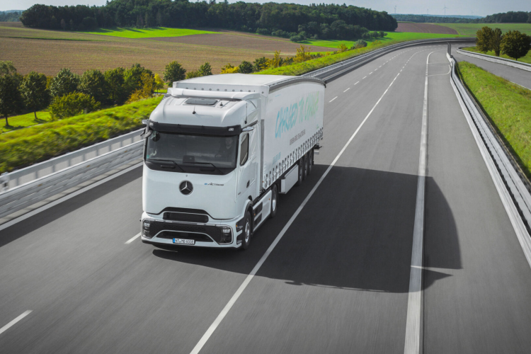 Tùy vào phiên bản, hệ thống sẽ ngắt điện công suất ở mức 22 đến 90 kW, đáp ứng tất cả các mục đích sử dụng phổ biến trong vận chuyển đường dài. Ưu điểm của các giải pháp này so với cách thức hoạt động dựa trên động cơ diesel trước đây là tính trung hòa CO2 cục bộ cũng như giảm đáng kể việc tạo ra tiếng ồn. Điều cần thiết khi di chuyển trong thành phố cũng như khu dân cư.