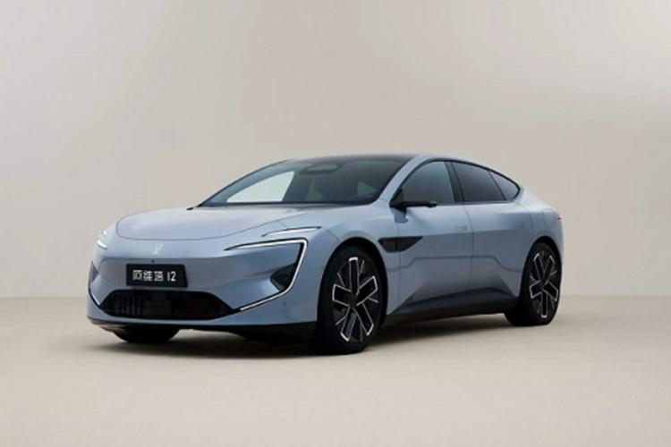 Lam oto dien “kieu” Huawei - thue phan cung dan nhan, chi lam phan mem-Hinh-3