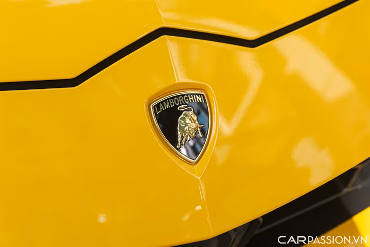 Lamborghini Urus được trang bị động cơ 4 lít V8 tăng áp kép có khả năng sản sinh công suất 650 mã lực tại 6.000 vòng/phút và mô-men xoắn 850 Nm tại 2250 vòng/phút.