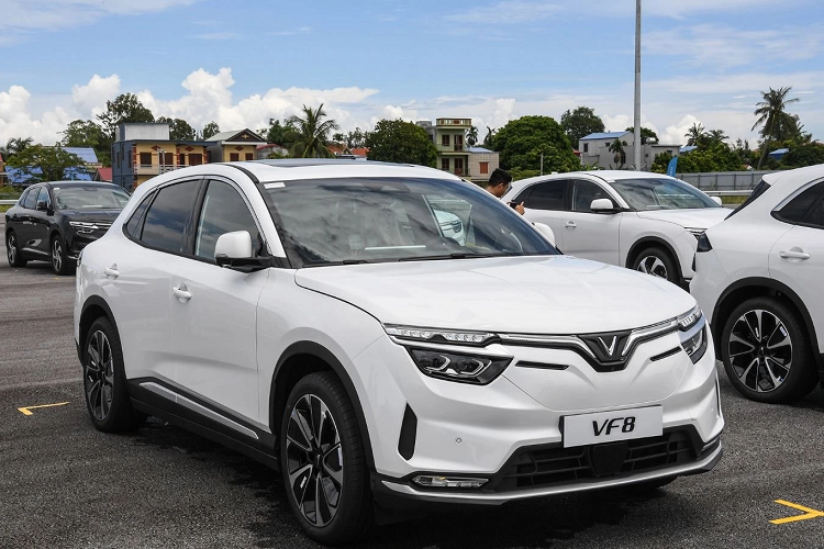 Theo dự kiến, VF9 sẽ được bàn giao ngay trong tháng này. Mẫu xe cỡ nhỏ VF5 Plus sẽ được bàn giao từ tháng 3/2023. Trong thời gian tới, danh mục sản phẩm xe ôtô điện của VinFast còn có thêm VF6 và VF7. Hai mẫu xe này được lên lịch mở bán từ tháng 3/2023