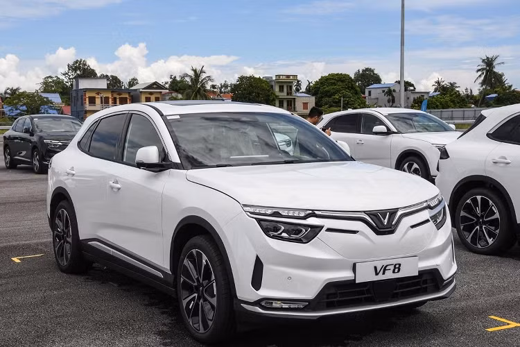 Theo dự kiến, VF9 sẽ được bàn giao ngay trong tháng này. Mẫu xe cỡ nhỏ VF5 Plus sẽ được bàn giao từ tháng 3/2023. Trong thời gian tới, danh mục sản phẩm xe ôtô điện của VinFast còn có thêm VF6 và VF7. Hai mẫu xe này được lên lịch mở bán từ tháng 3/2023