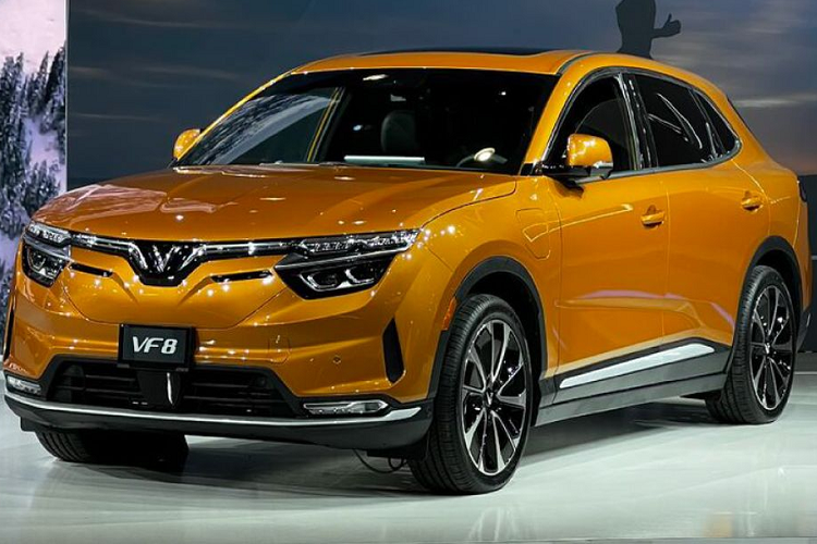 Trong tháng qua, VinFast VF8 đạt doanh số lên tới 2.730 xe, qua đó xếp ở vị trí thứ 3 trong danh sách 10 mẫu xe bán chạy nhất và chỉ kém mẫu xe đứng đầu chưa đến 200 xe. Bên cạnh đó, VF e34 cũng đạt mức doanh số khả quan với 1.548 xe xếp vị trí thứ 8 trong Top 10 mẫu xe bán chạy nhất tháng vừa qua.