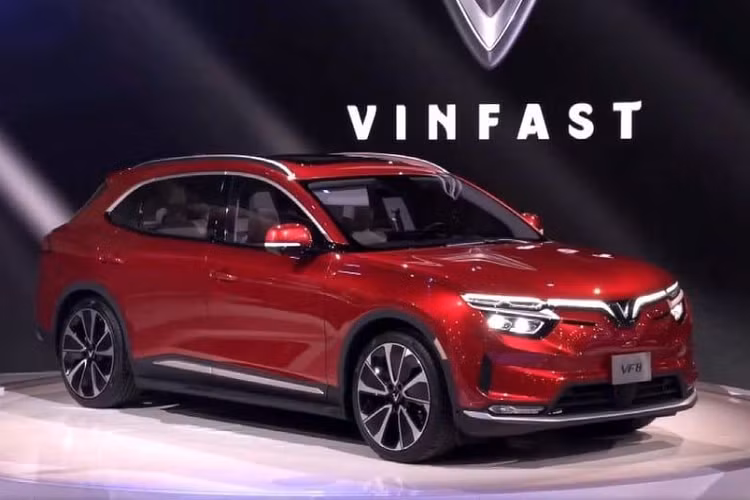 Bảng xếp hạng doanh số tháng 12/2022 ghi nhận những cái tên quen thuộc như Toyota Vios, Hyundai Accent hay Mitsubishi Xpander. Dù vậy, danh sách này đã có sự xáo trộn mạnh khi lần đầu tiên có 2 mẫu xe điện VinFast là VF8 và VFe34 đều lọt Top 10 mẫu xe có doanh số cao nhất tháng.