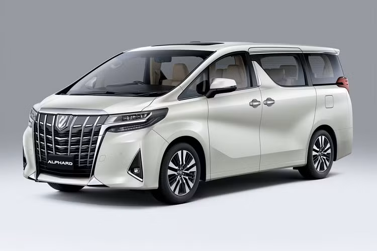 Những hình ảnh cập nhật trên dữ liệu Cục Sở hữu trí tuệ Việt Nam cho thấy mẫu ôtô điện này được thiết kế theo phong cách xe hatchback cỡ nhỏ, cùng phân khúc Kia Morning hay Hyundai Grand i10. Thiết kế phần đầu xe tương tự như Toyota Alphard với lưới tản nhiệt cỡ lớn nối liền cụm đèn pha.