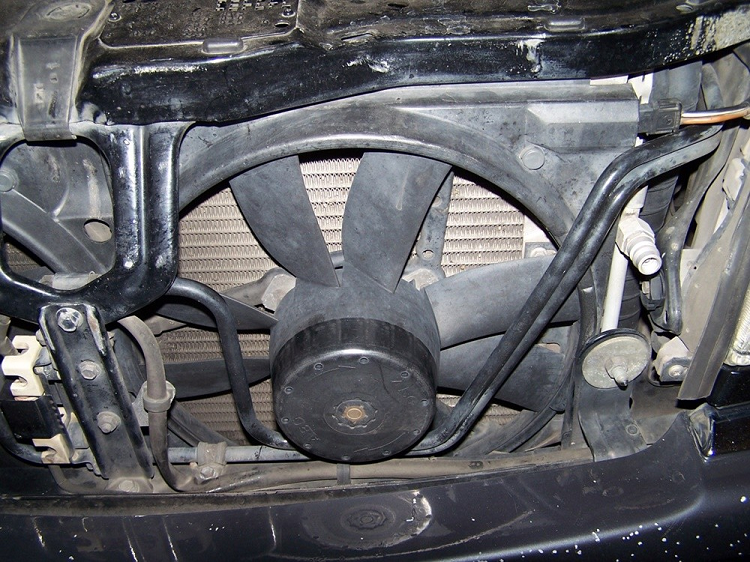 Nhung bo phan oto doi cu chua hong can chu y, de xe khong “an va”