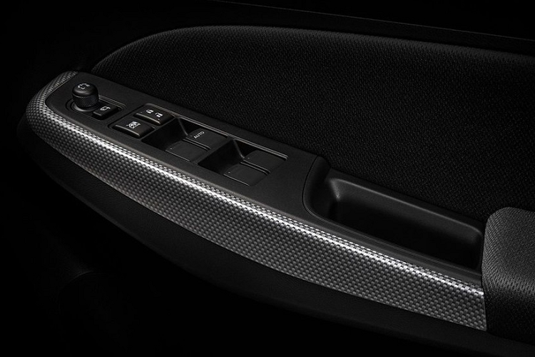 Trang bị an toàn của Suzuki Swift GL Next Edition 2023 khá khiêm tốn với 2 túi khí trước, hệ thống cân bằng điện tử, hệ thống kiểm soát lực kéo, hệ thống chống bó cứng phanh ABS, phân phối lực phanh điện tử EBD và hỗ trợ khởi hành ngang dốc.