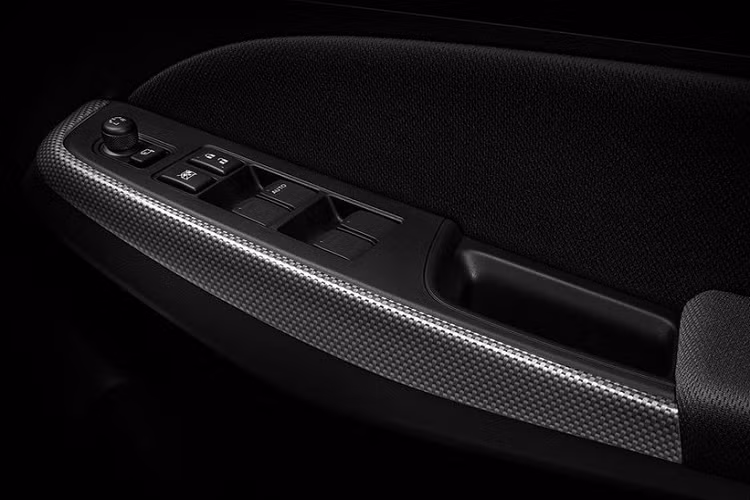 Trang bị an toàn của Suzuki Swift GL Next Edition 2023 khá khiêm tốn với 2 túi khí trước, hệ thống cân bằng điện tử, hệ thống kiểm soát lực kéo, hệ thống chống bó cứng phanh ABS, phân phối lực phanh điện tử EBD và hỗ trợ khởi hành ngang dốc.