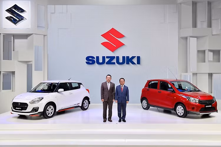 Tham gia triển lãm Bangkok International Motor Show (BIMS) 2023 tại Thái Lan, hãng Suzuki không ra mắt xe mới. Thay vào đó, hãng chỉ mang đến 2 phiên bản đặc biệt của mẫu xe Suzuki Swift 2023 mới.