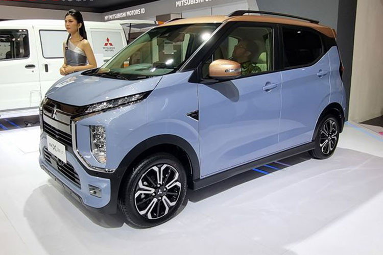 "Chúng tôi sẽ tiến hành nghiên cứu thị trường và thu thập phản hồi của khách hàng khi thực hiện kế hoạch nhân rộng việc sử dụng ôtô điện ở Indonesia", ông Takao Kato, Chủ tịch kiêm CEO của Mitsubishi Indonesia, phát biểu trong triển lãm GIIAS 2023.