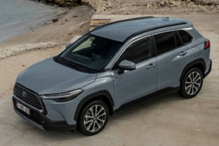 Nếu ra mắt phiên bản 7 chỗ, Toyota Corolla Cross sẽ chính thức “bắt tay” cùng Toyota Fortuner để cạnh tranh với Hyundai SantaFe.