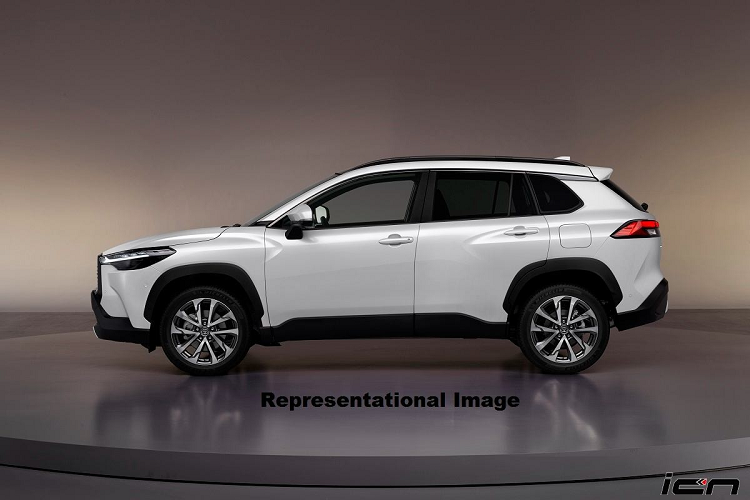 Tại Việt Nam, Toyota Corolla Cross đang được phân phối theo hình thức nhập khẩu từ Thái Lan với 3 phiên bản 5 chỗ ngồi, cùng 2 tùy chọn động cơ là xăng 1.8L hoặc hybrid 1.8L. Giá bán của xe từ 755 triệu đồng.