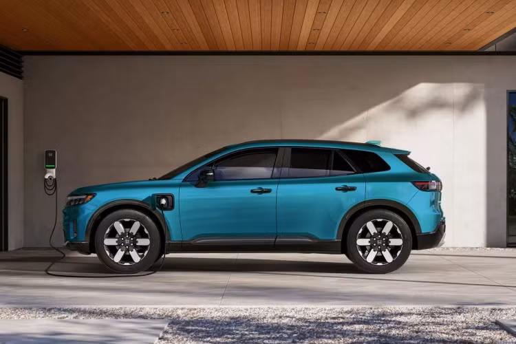 Cuối cùng, Prologue đi kèm với hệ thống hỗ trợ người lái Honda Sensing, cảnh báo điểm mù, Cảnh báo người đi bộ phía sau và cảnh báo phương tiện cắt ngang phía sau.