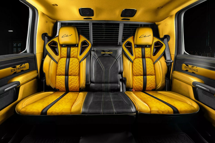 Carlex không muốn can thiệp bởi xét cho cùng động cơ Hellcat V8 tăng áp dung tích 6,2 lít tạo ra công suất 702 mã lực và thành thật mà nói, không ai cần một chiếc xe bán tải có công suất lớn hơn thế.