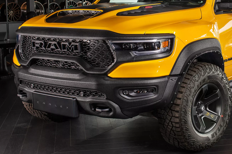 Để sở hữu chiếc Ram 1500 TRX do Pickup Design nâng cấp hoàn toàn, chủ nhân cần bỏ ra ít nhất 169.900 Euro, tương đương 182.000 USD; đồng nghĩa chi phí nâng cấp chiếc xe này gần 70.000 Euro (75.000 USD)