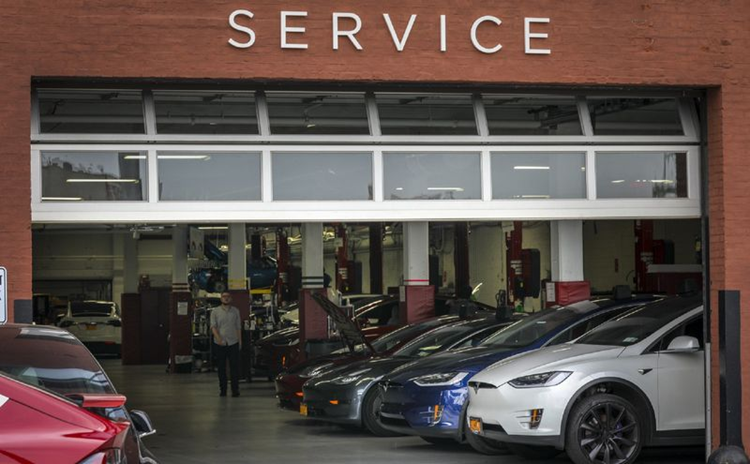 Khach hang to cao Tesla doc quyen sua chua, bao duong xe-Hinh-3