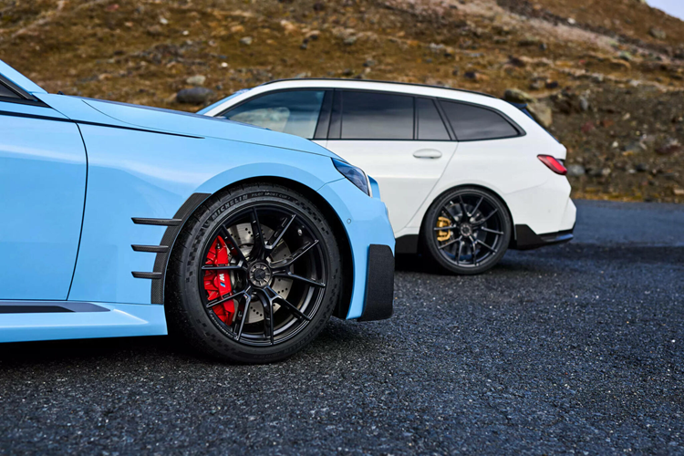 Cùng với đó là việc gần như chỉ được trang bị sẵn trên những chiếc xe hiệu năng cực cao, gắn liền với hình ảnh “xế xịn” nên cộng đồng độ xe cũng hay tìm đến phương án thay mâm centerlock để khiến chiếc xe của mình thêm phần đặc biệt, nổi trội so với đám đông.