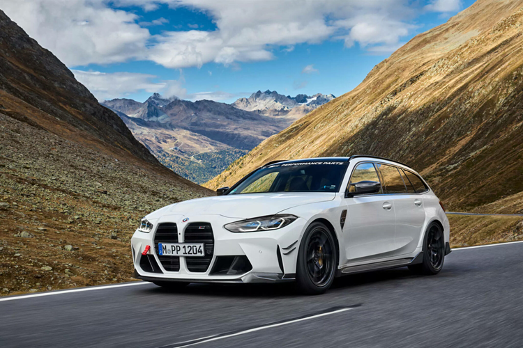 BMW M cho biết, những bộ mâm centerlock chính hãng sẽ được cung cấp cho xe M2, M3 và M4. Mâm dành cho các bánh trước có kích thước 19 inch, còn mâm dùng cho bánh sau là loại 20 inch.