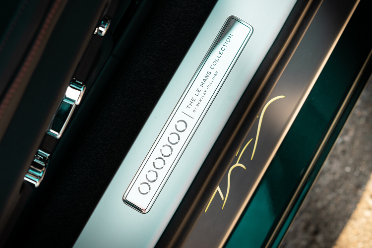 Đồng hồ analog 12h được thay thế bằng đồng hồ kỹ thuật số chế tác riêng với mặt số 24h. Bentley Continental GT và GTC phiên bản "Le Mans Collection" được trang bị khối động cơ W12 dung tích 6.0L, công suất tối đa 659 mã lực và mô-men xoắn cực đại 900 Nm.