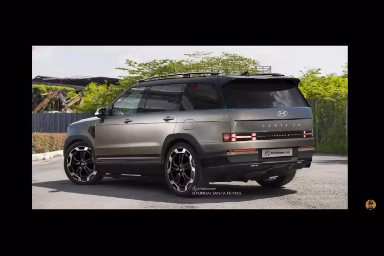 Cần gạt số bây giờ được chuyển lên trên trục vô lăng tương tự như Mercedes. Tại bệ con ngựa có 2 khay sạc điện thoại, núm điều chỉnh âm lượng đặt tại vị trí trung tâm. Trong khi đó, nhiều chi tiết liên tưởng đến Land Rover là cụm điều khiển điều hòa, thiết kế vô-lăng.