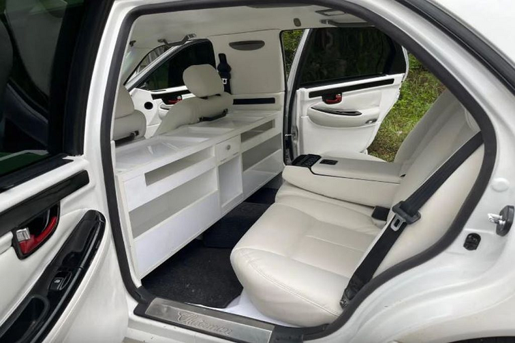 Theo thông số của nhà sản xuất, xe mất 8,5 giây để tăng tốc từ 0-100 km/h và bị giới hạn ở vận tốc 210 km/h. Khi mới ra mắt, mức tiêu thụ nhiên liệu của xe được công bố rơi vào khoảng 13L/100 km đường hỗn hợp.